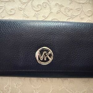 *NEW YEAR SALE * MICHAEL KORS Navy Leather wallet